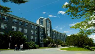 圣文森山大学